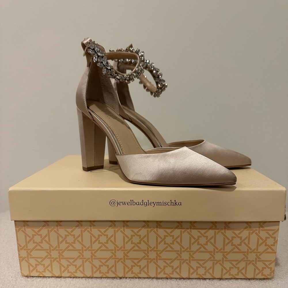 Jewel Badgley Mischka Satin Pointed Toe Ankle Strap Heels in Blush